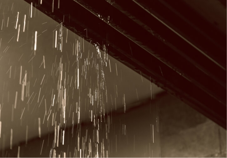 大雨のときにポタポタ音がきこえる